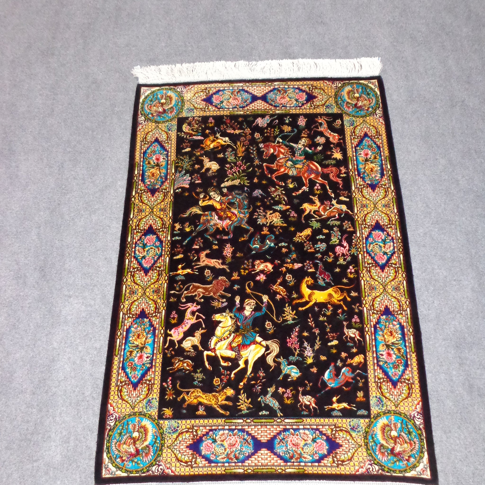 PURE SILK HUNTING CARPET