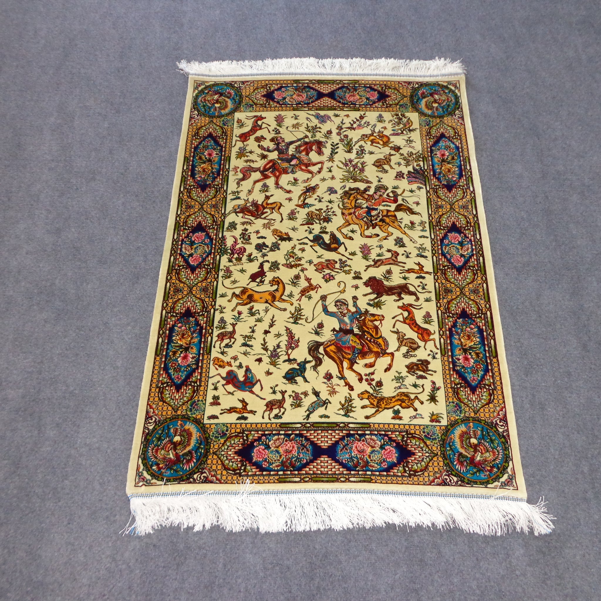 PURE SILK HUNTING CARPET