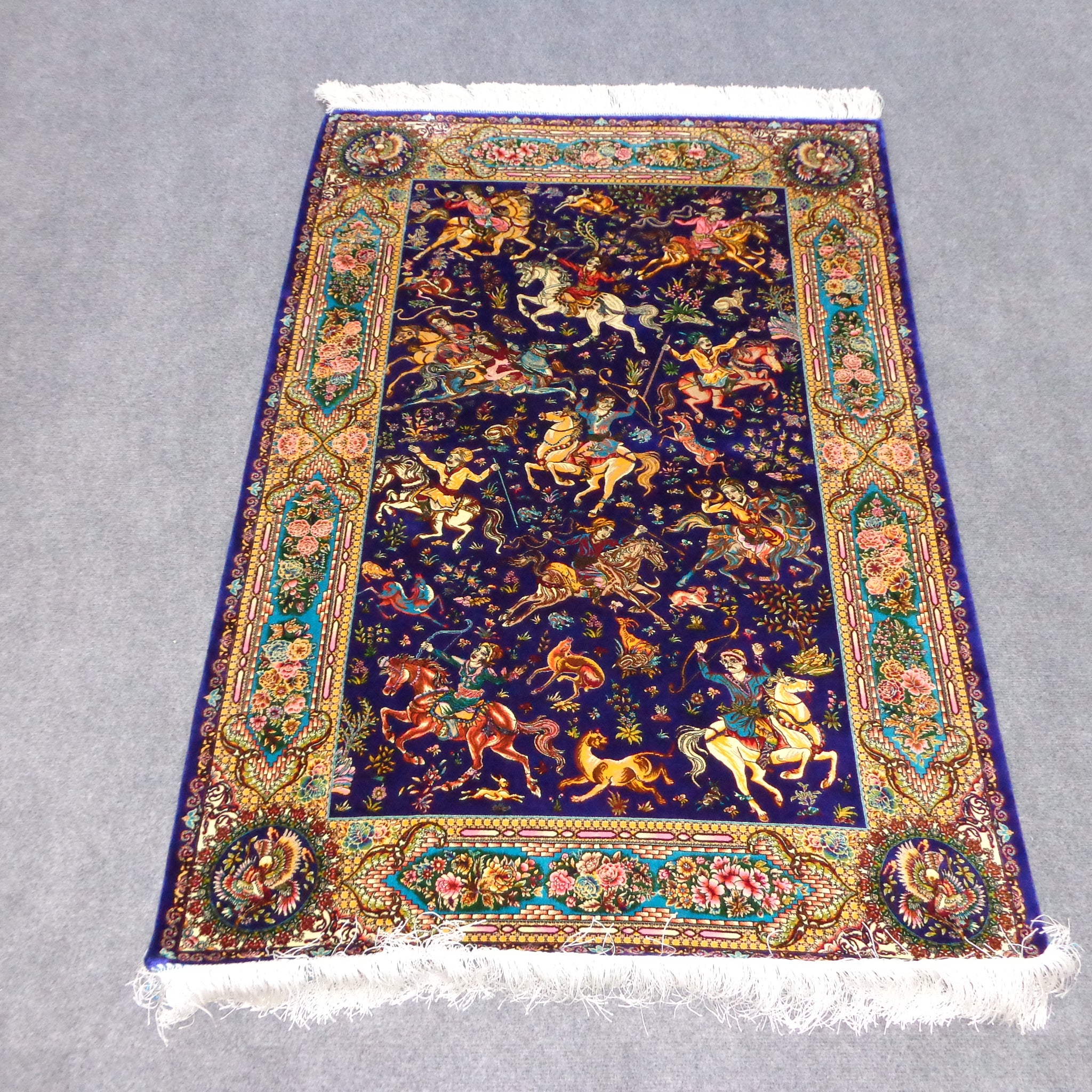 PURE SILK HUNTING CARPET