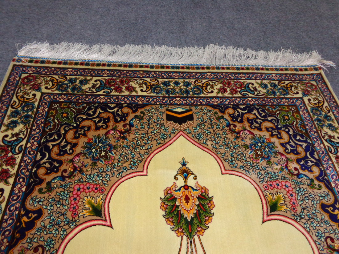 PRAYING PURE SILK CARPET